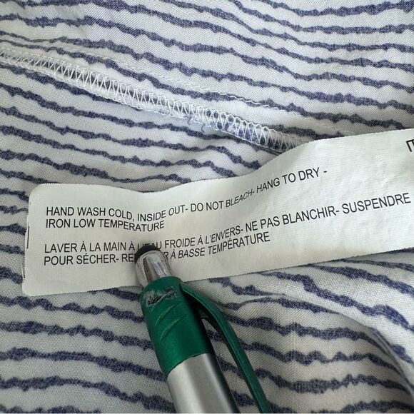 FDJ Button Down Blouse Blue White 3 / 4 Sleeve Pockets Button Tab SZ 12 - Picture 14 of 15